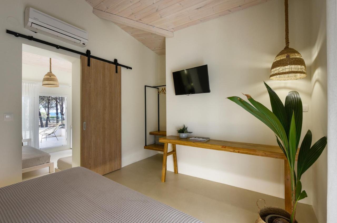 Karidi Beach Boutique Suites Vourvourou Exterior photo