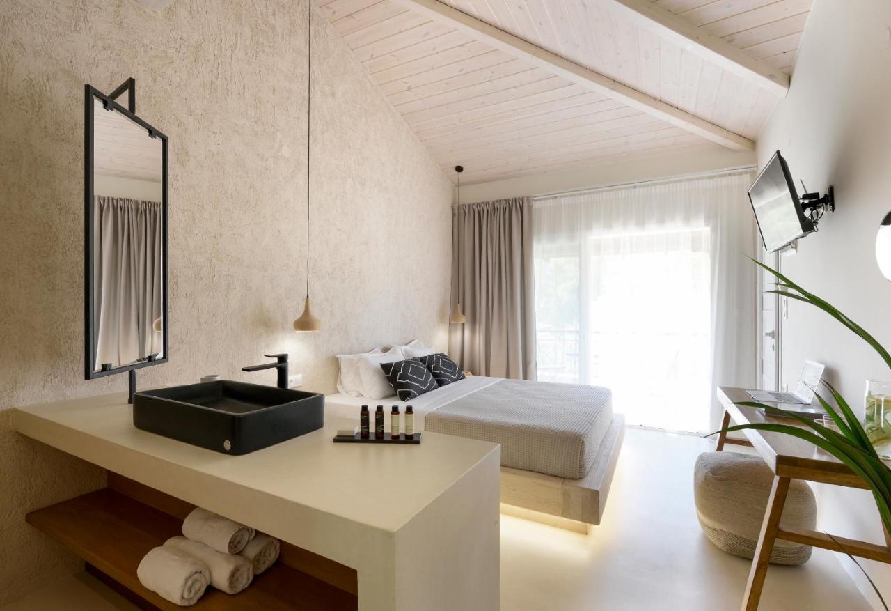 Karidi Beach Boutique Suites Vourvourou Exterior photo